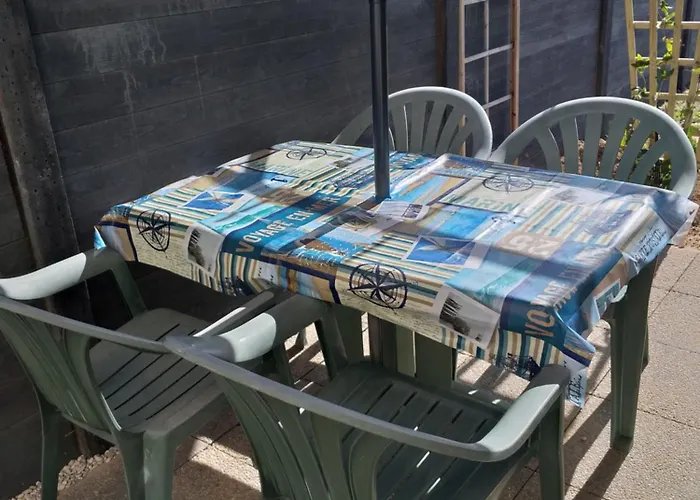 Les Azalees Apartment